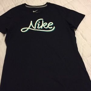 Nike T-shirt EUC